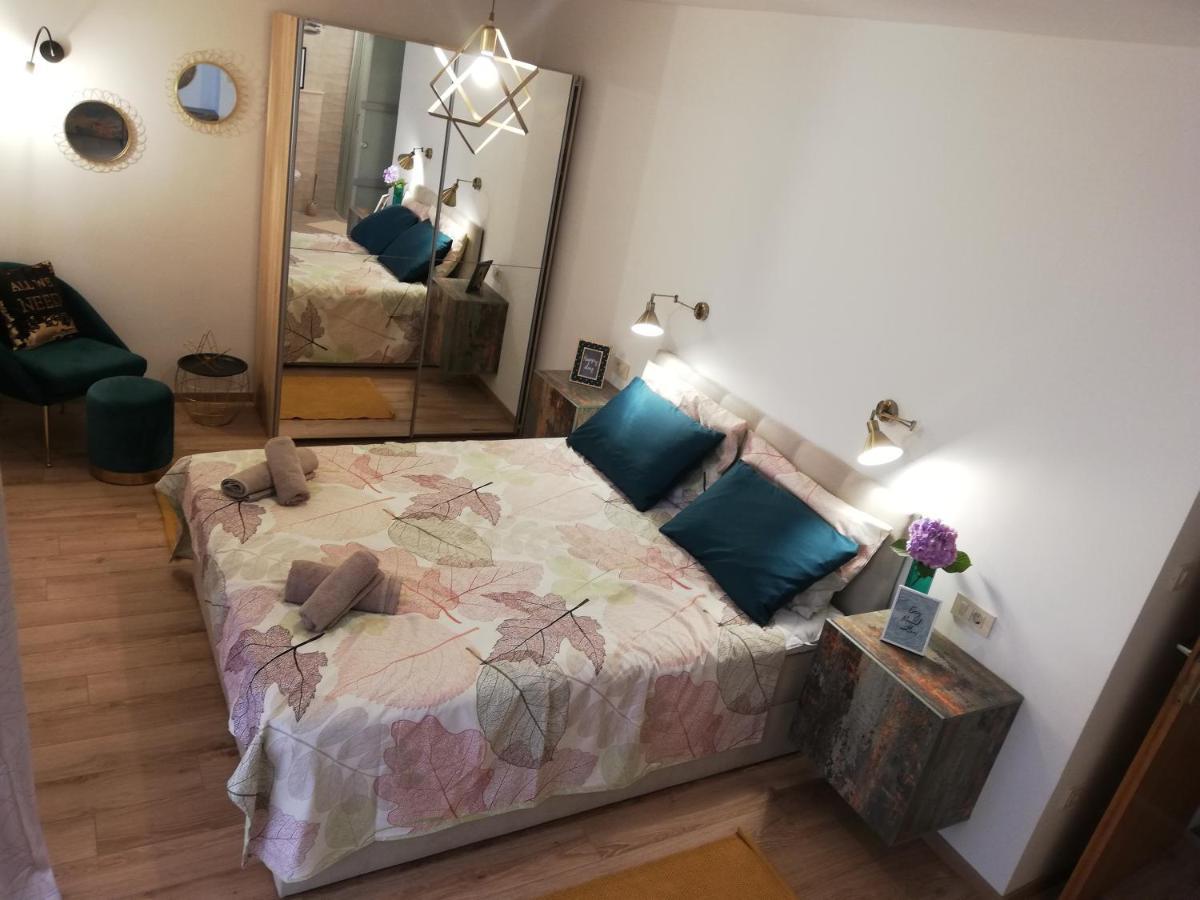 Riviera Rooms And Apartments Palit Eksteriør bilde