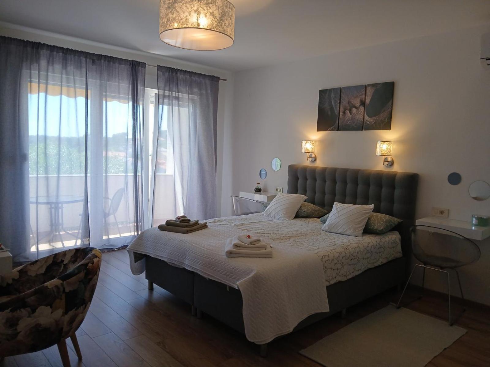 Riviera Rooms And Apartments Palit Eksteriør bilde